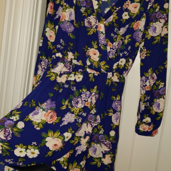 Lulu's That's a Wrap Navy Floral Print Dre… - Picture 3 of 4